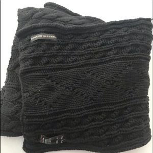 Cable knit scarf